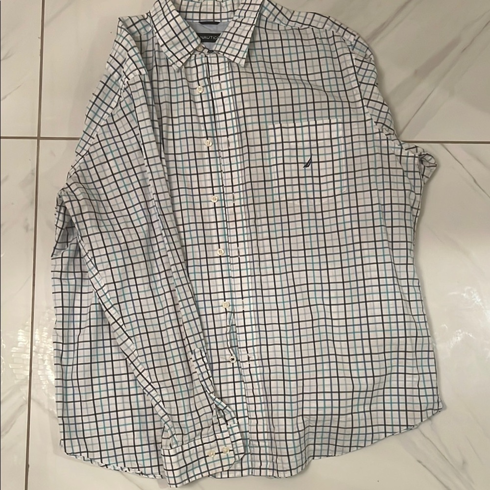 Nautica White and Blue Casual Button Down Shirt